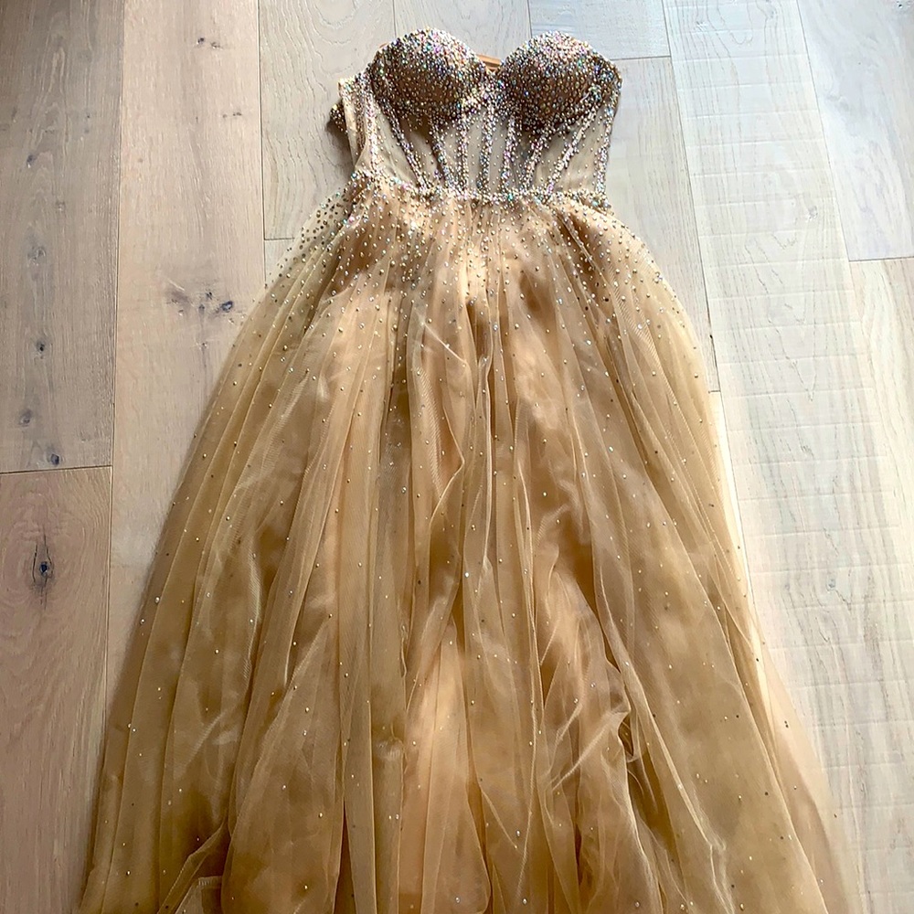 La Femme Size 0 gold prom dress worn once